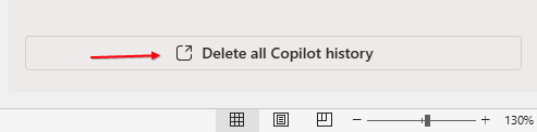 Внизу панели есть ссылка для удаления всей истории Copilot.